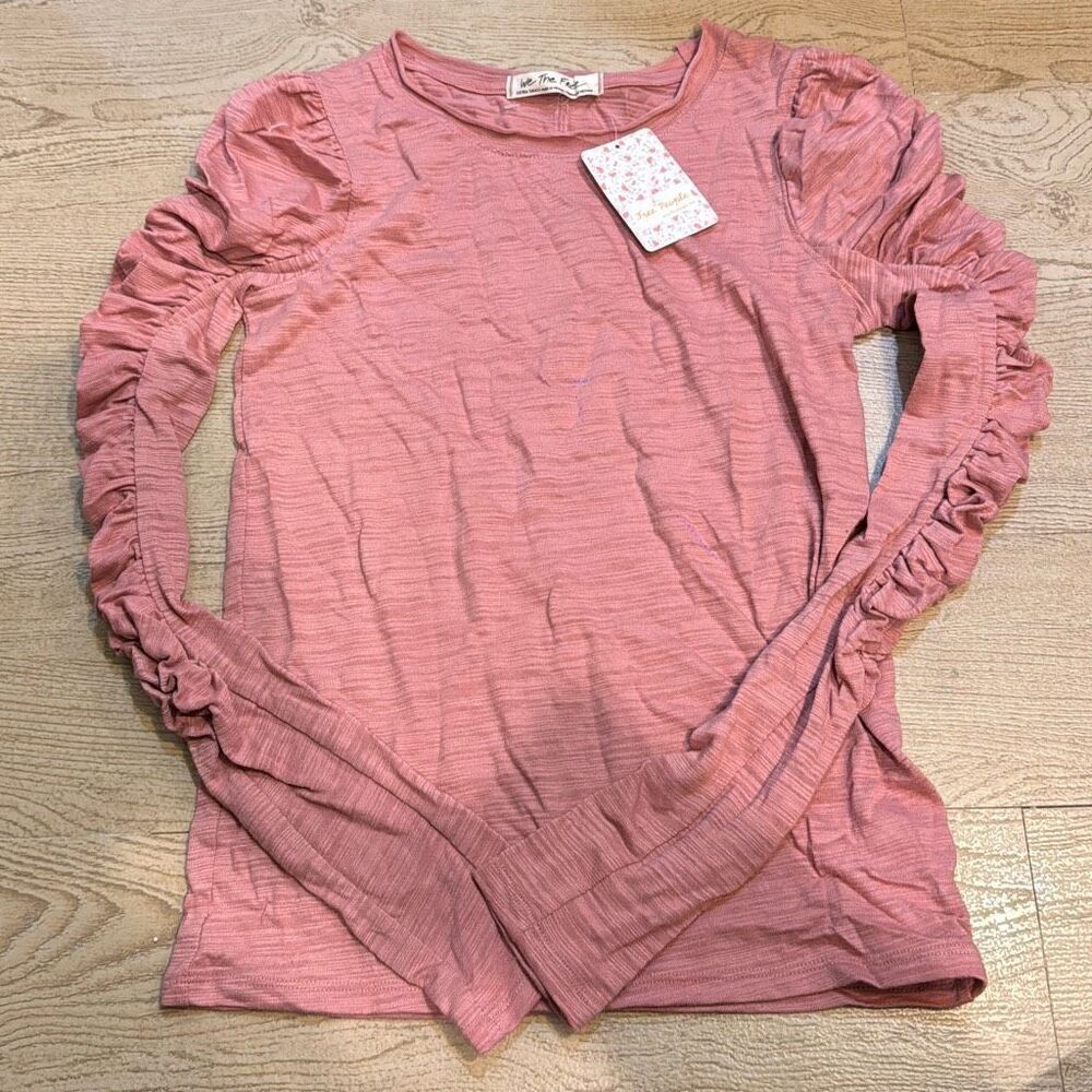 NWT FREE‎ PEOPLE XS NATASHA PUFFED SHOULDER RUCHED LONG SLEEVE TOP IN BLUSH